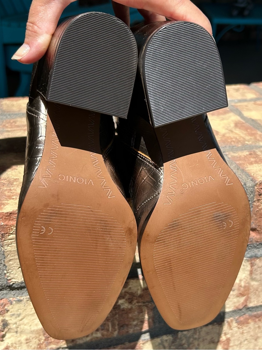 Vionic Metallic Croc-Embossed Ankle Boots - Gold Like NEW Size 6.5 - Picture 9 of 12
